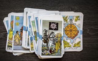 What are some tips for beginners on tarot reading?